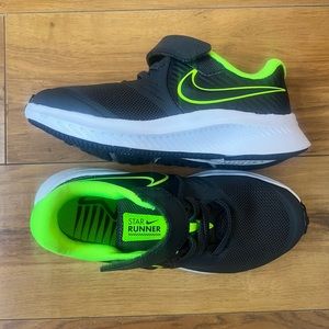Nike Star Runner 2 - Toddler 10.5C - Velcro shoes